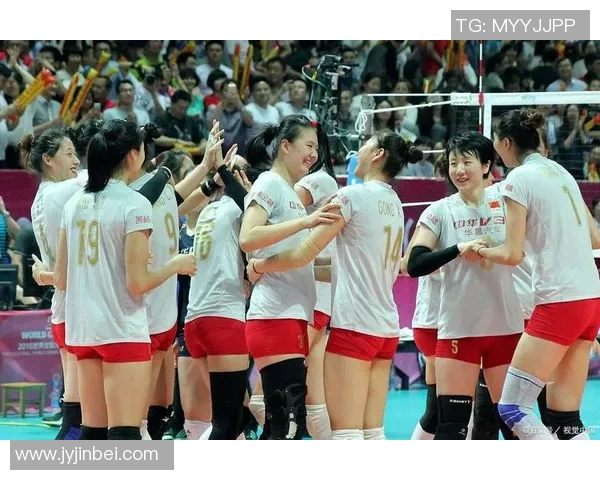 世界女排赛场激战日本女排迎战强敌俄罗斯队的精彩对决