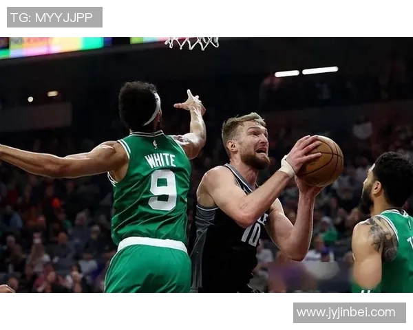 凯尔特人与猛龙激战加时赛双方拼尽全力争夺胜利