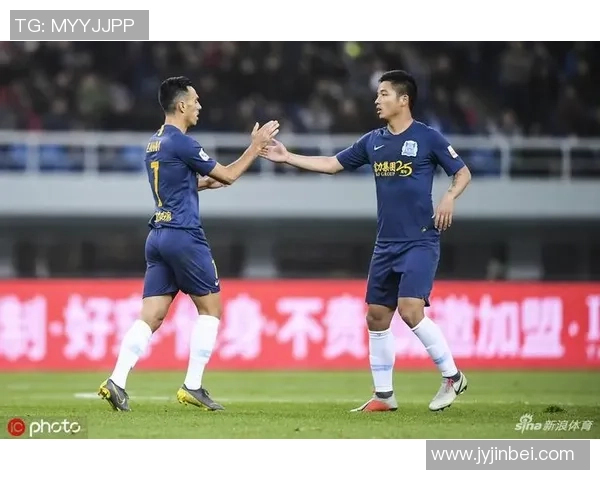 恒大与富力积分对比分析揭示中超赛季竞争态势与球队表现 恒大与富力积分对比分析揭示中超赛季竞争态势与球队表现